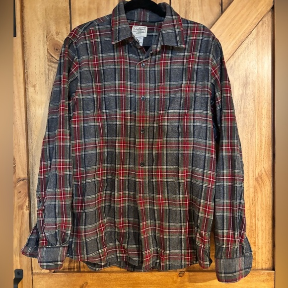 Other - L.L. Bean Men’s Slimfit Button Down Plaid Flannel Shirt - Size Medium